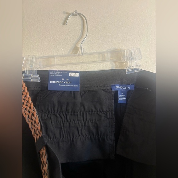 BANDOLINO WOMEN BELTED
MAUREEN STRETCHY CLASSIC
CAPRI LENGTH PANTS Size 16 - Picture 5 of 11